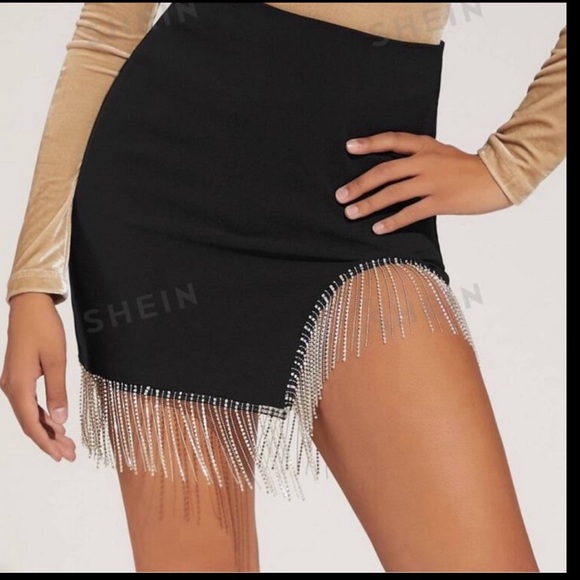 Dresses & Skirts - NWT-black sparkly fringe skirt